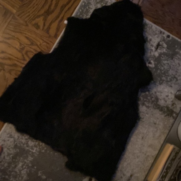 Fur Luxury set  Fur Vest & Scarf black
Adrienne Landau NWOT - Picture 8 of 15